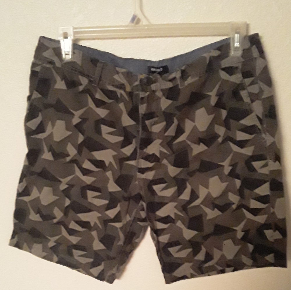 Forever 21 camo shorts